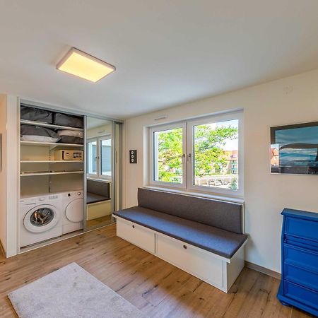Mueritz Utkiek - Apartment Mit Seeblick & Balkon In Der Hafenresidenz วาเริน ภายนอก รูปภาพ